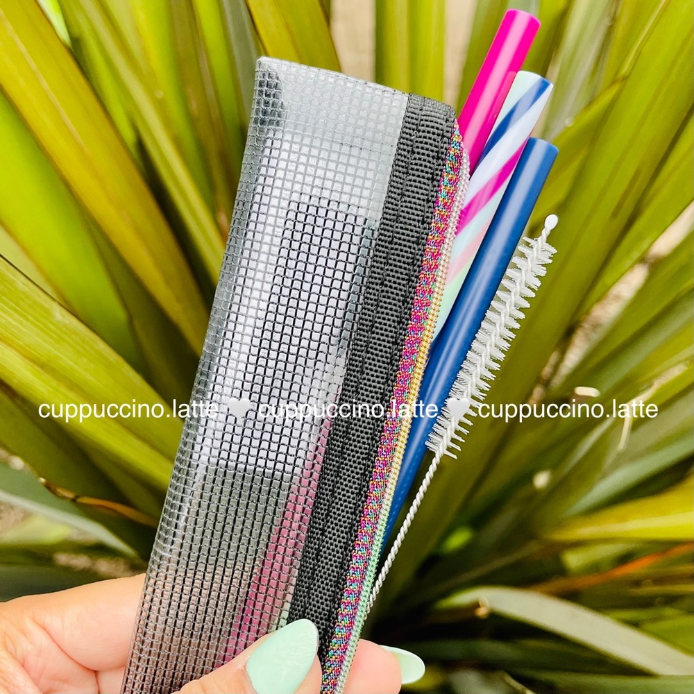 🌈NEW🖤Starbucks 4 PC Straw & Cleaner Kit in Pouch